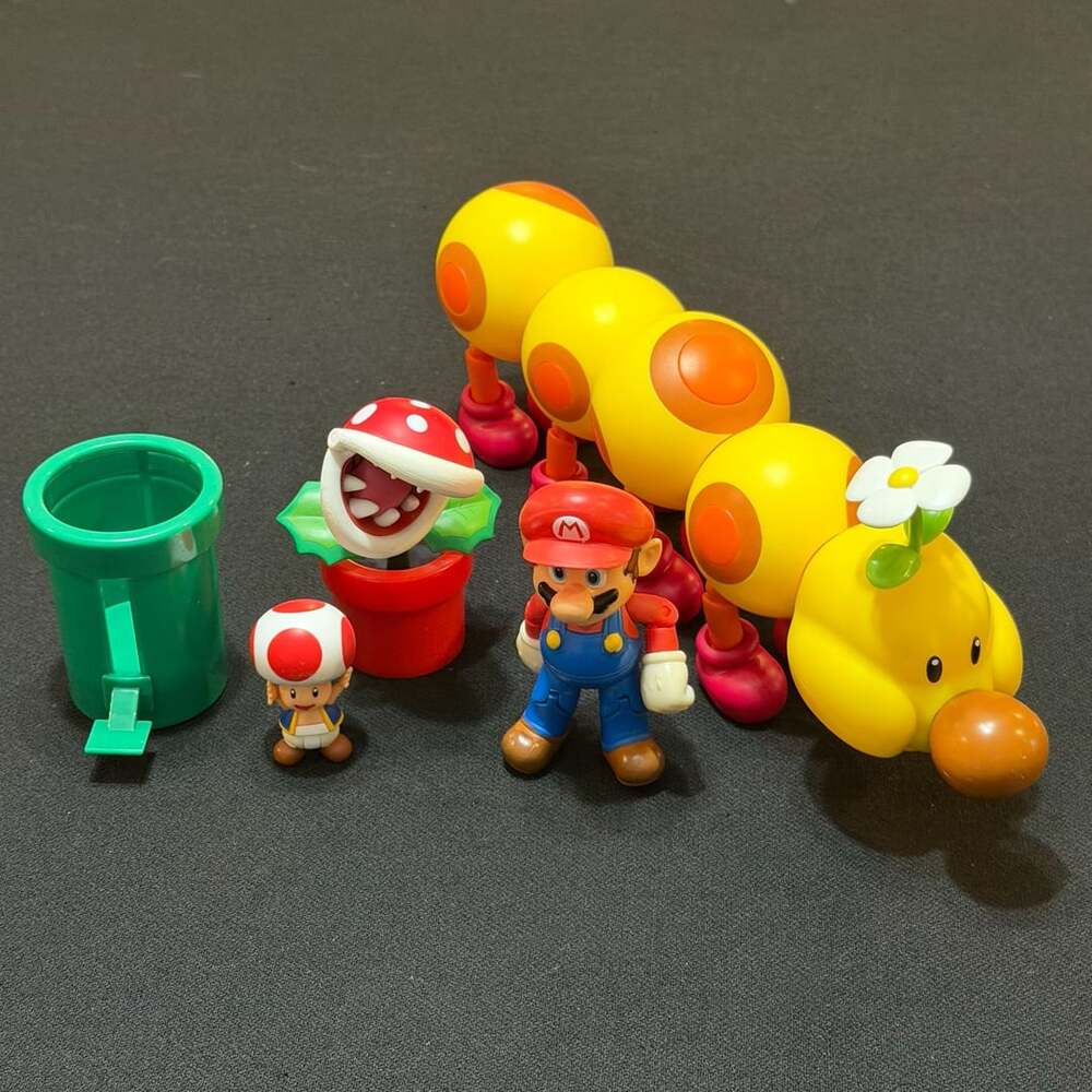 Nintendo Super Mario Wiggler + Mario Toad Piranha Plant Figures